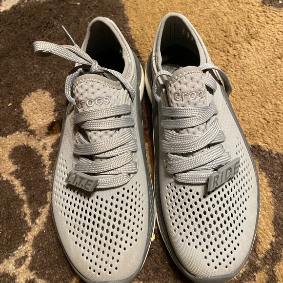 Crocs - Picture 2 of 4